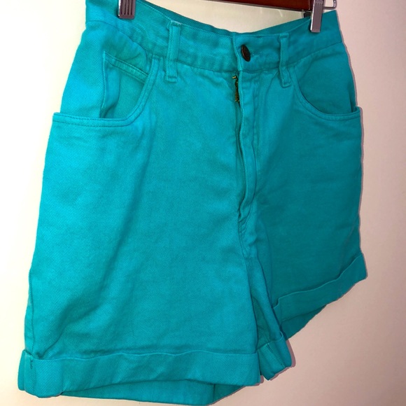 Vintage High Rise Jean Shorts - Picture 4 of 10